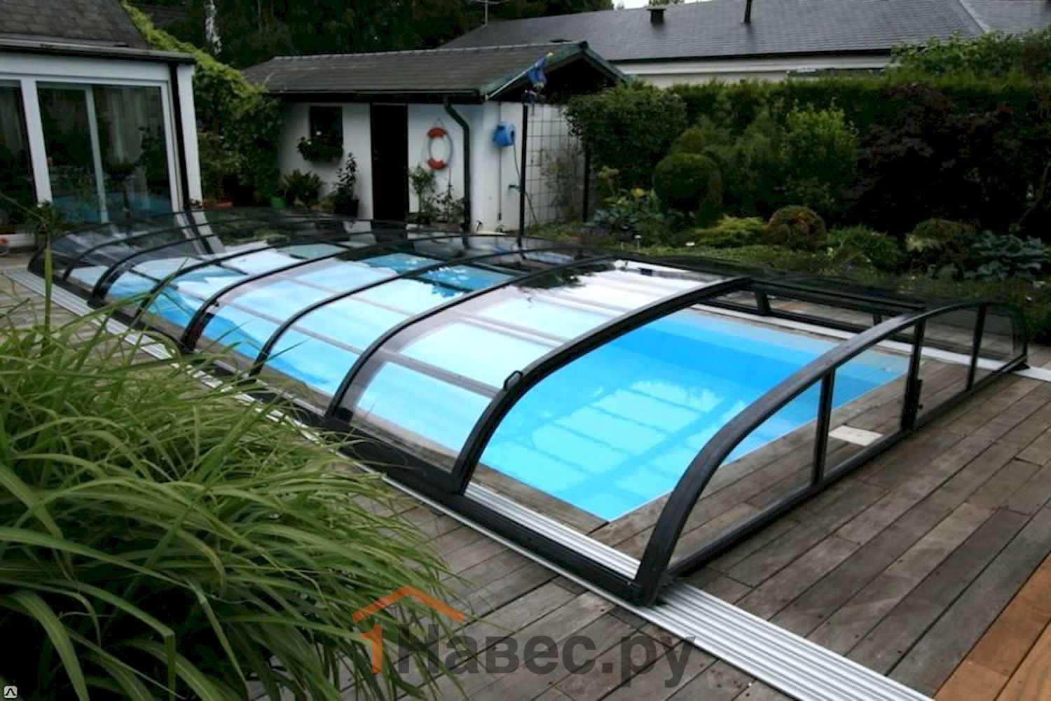 Раздвижной навес для бассейна